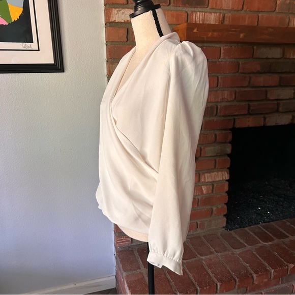NWT Sezane Abelia V-Neck Blouse in Ecru Cream Sz 6 - Picture 4 of 10